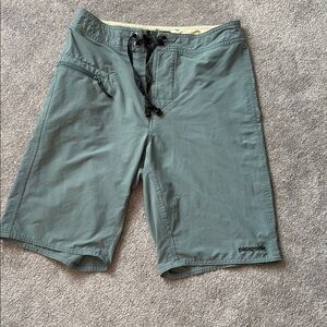 Men’s Patagonia Tie Waist Long Shorts size 29